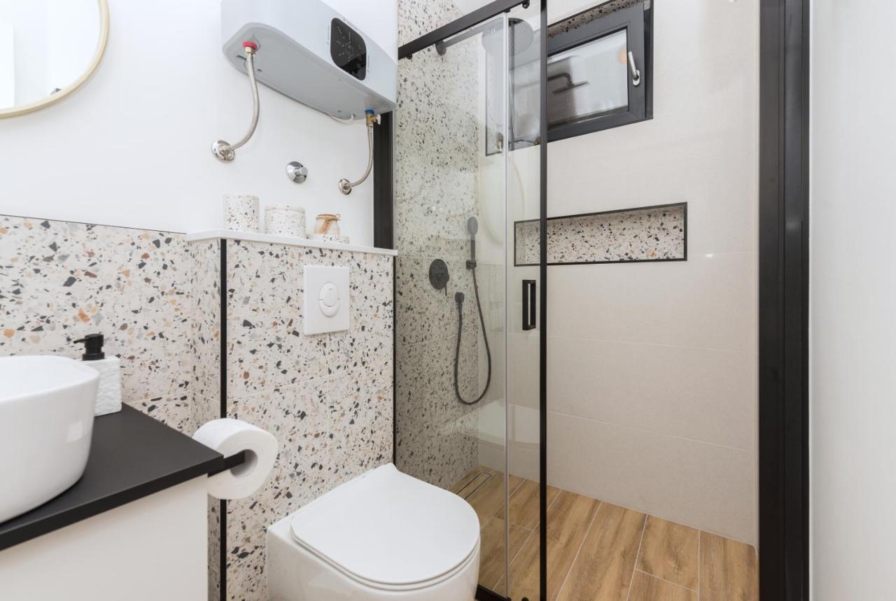 Studio Apartment Bianco, Near Beach, Free Parking, Wi-Fi Makarska Exterior foto