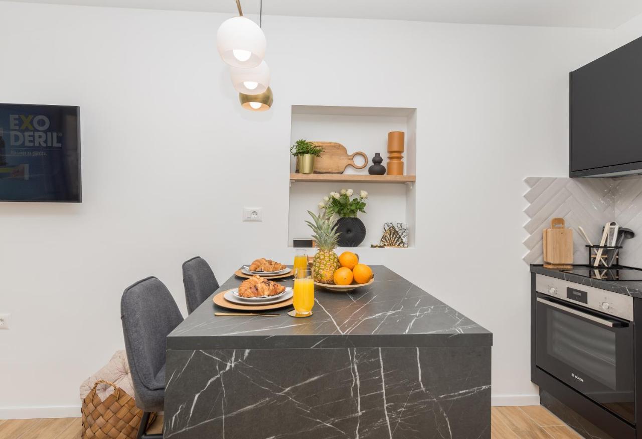 Studio Apartment Bianco, Near Beach, Free Parking, Wi-Fi Makarska Exterior foto